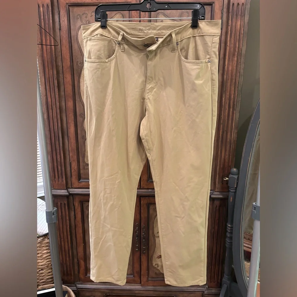 American Eagle Men’s Active Flex Khaki Chino Pants – Size 34x30 - Picture 5 of 6